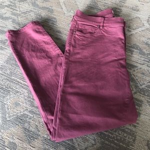 Lightly loved LOFT rose skinny crop jeans size 30